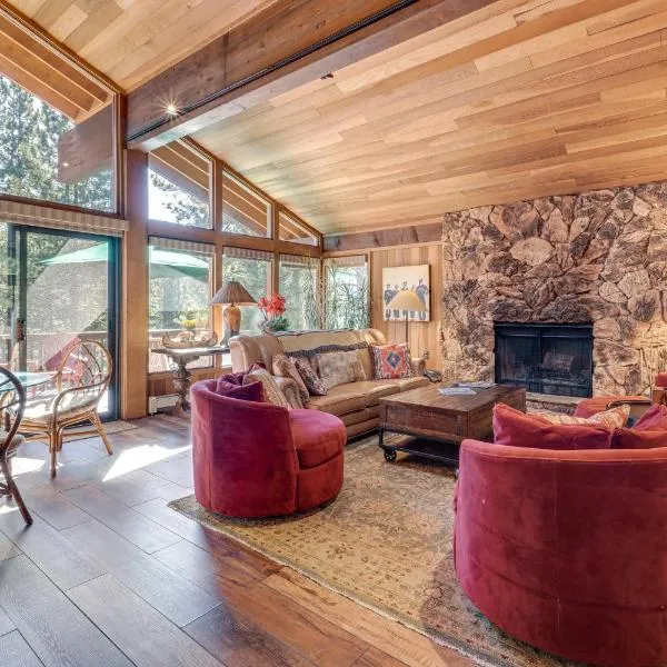 Family-Friendly Truckee Cabin Near Ski Shuttle!, Hotel in Truckee