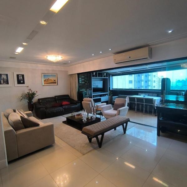 Luxurious apartment in the city center