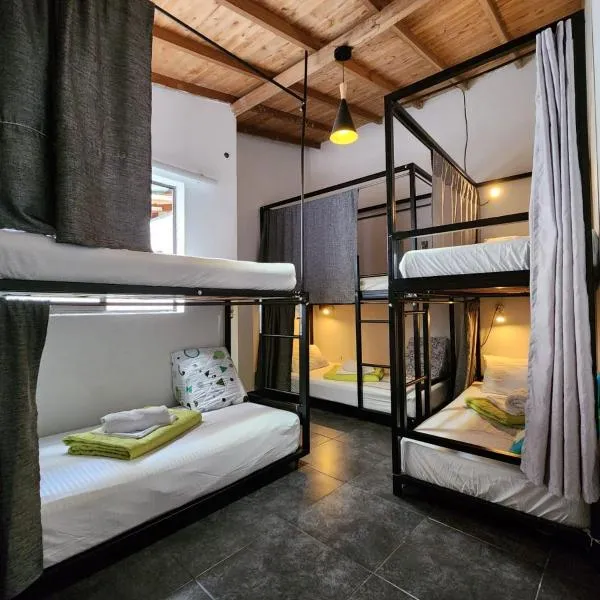 Hostel Metro Floresta Alojamiento, готель у місті Медельїн