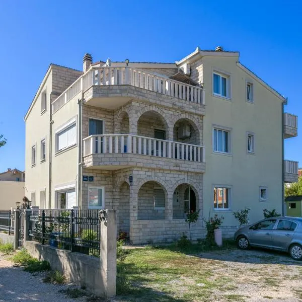 Apartments with parking space Kastel Stafilic, Kastela - 24155, hotel v destinaci Kaštela