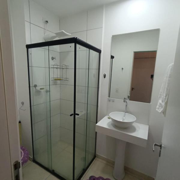 Apartamento aconchegante com excelente localização e piscina - Foto 3