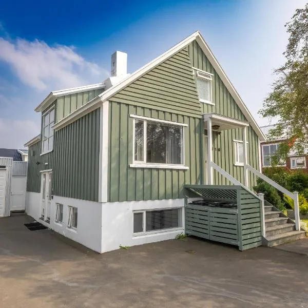 LL Properties - Spacious Historic Home, hotel en Akureyri