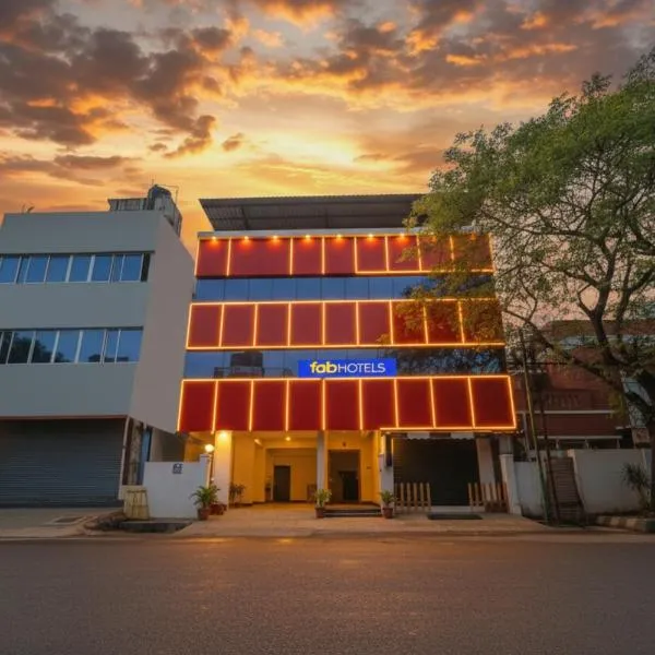 Hotel Terra - Nr Madras Medical Mission Hospital, Mogappair, khách sạn ở Chennai