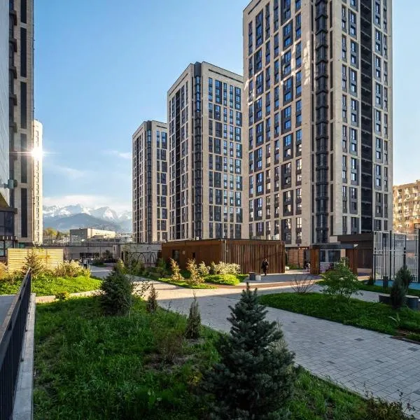3-комнатная С ПАНОРАМНЫМ ВИДОМ на ГОРЫ на главном проспекте Аль-Фараби, hotel v destinaci Almaty