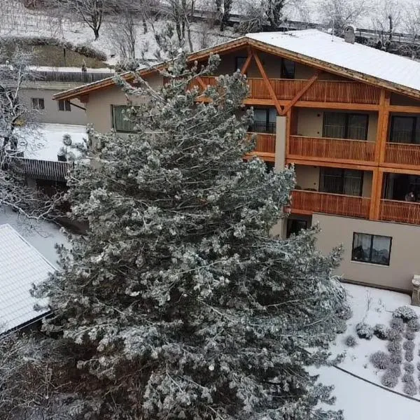 TANOVINUM Apartments, hotel di Villandro
