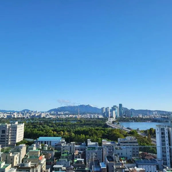 SunU Seoul Stay - All Rooms 45m Panoramic Han River View - 4m Ceiling, hotel in Seoul
