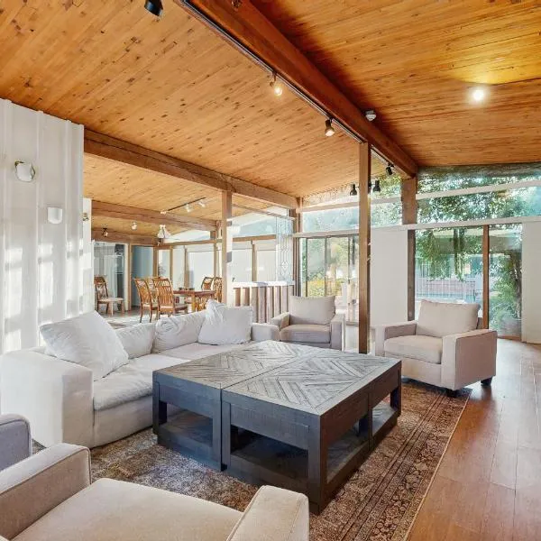 The Orangewood Oasis