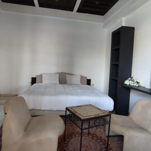 FEKHARA Country Club, hotel in Marrakech
