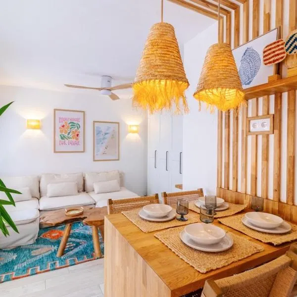 Casa Phoebe - NEW Renovated Burgau Apartment Sleeps 5 - Beach 1 min, hotel v destinaci Burgau