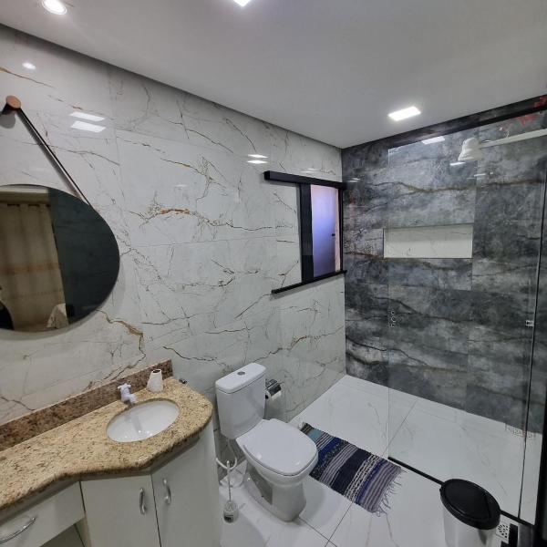 Apartamento Confortável Com Garagem e Suíte - Perto do Shopping e Rodoviária - 6 min da Estação da Maria Fumaça - 15 min de Tiradentes