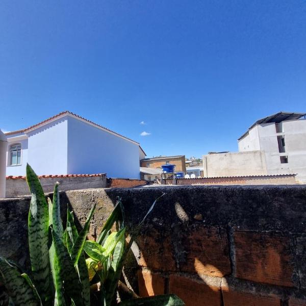 Apartamento Confortável Com Garagem e Suíte - Perto do Shopping e Rodoviária - 6 min da Estação da Maria Fumaça - 15 min de Tiradentes - Foto 5