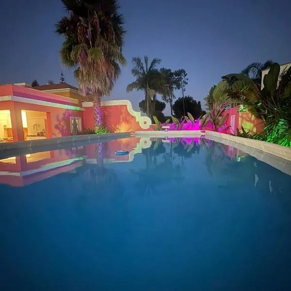 Verdizela Suites, hotel in Corroios