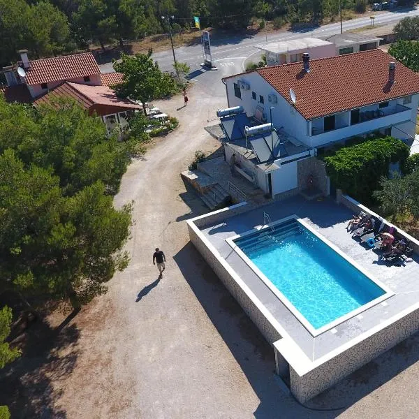 Camp Krka, hotel v destinaci Lozovac