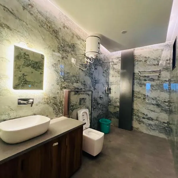 Hotel Aura, Top Rated & Most Awarded Hotel In Haridwar, hotel in Haridwār