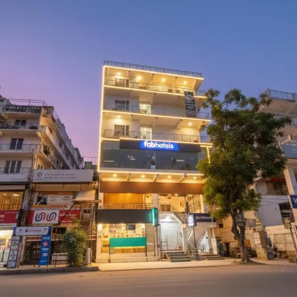 FabHotel Wamson, hotel in Jāmb