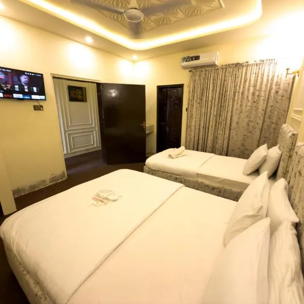 White Rose Family - 5 Rooms Portion, hotel in Karachi