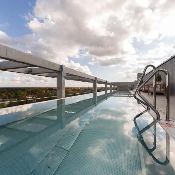 Sky Pool Escape Luxury Apartment in Druskininkai Center, hotel in Druskininkai