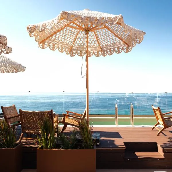 Saint Nicolas Hotel, hotel v destinaci Himare