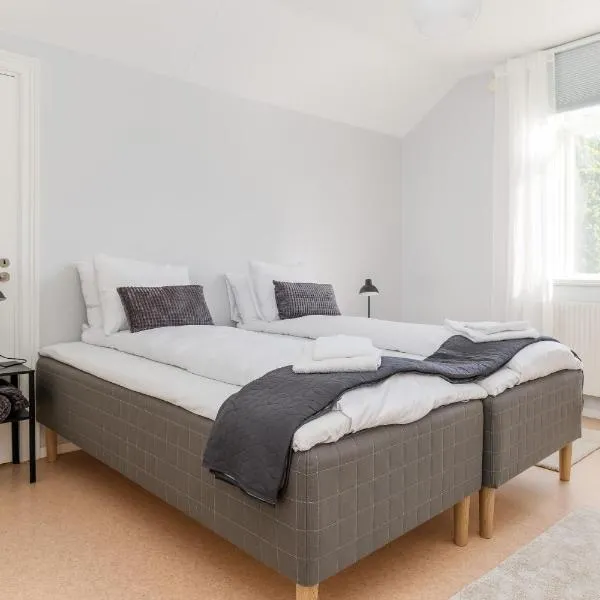 Bright, fresh apartment in the heart of Kopparberg, hotel u gradu 'Kopparberg'