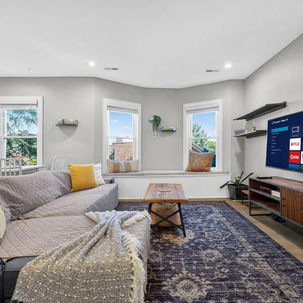 Spacious 3BR / 2BA Fort Hill Penthouse | Sleeps 6, hotell i Boston