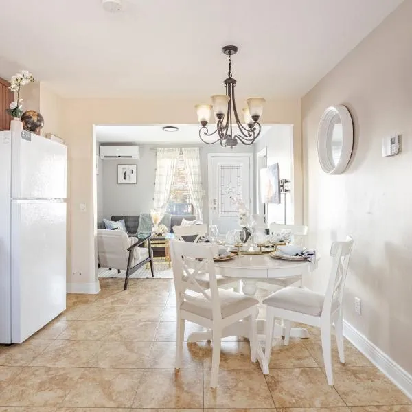 Grande maison moderne 4 chambres - Spa Jaccuzi, Jardin & Parking gratuit - Idéale Familles et groupes, ξενοδοχείο σε Saint-Jean-sur-Richelieu