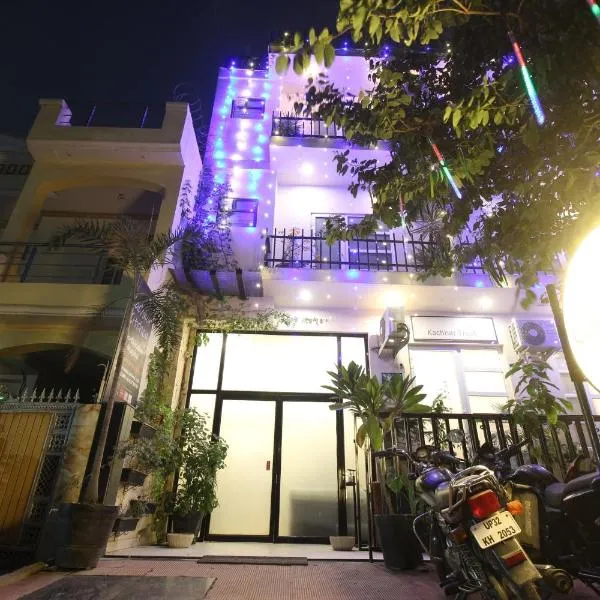 Super Townhouse Kachnar House Vikas Nagar, hotel en Lucknow