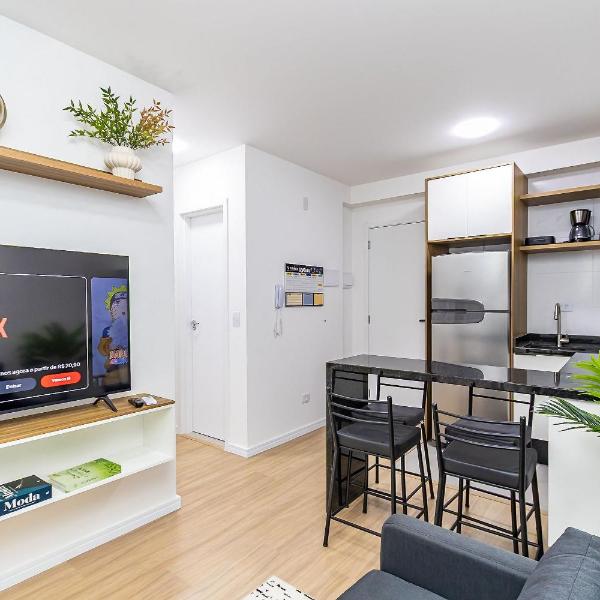 Apartamento de 2q em Prédio com Piscina - IBI0701