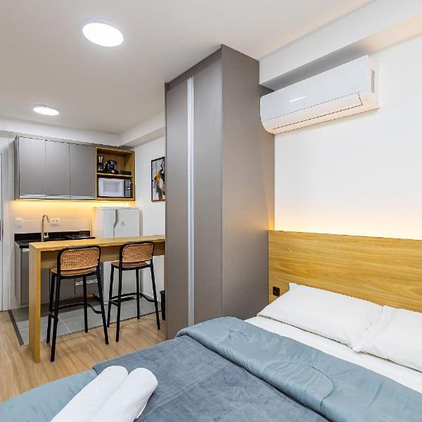 Studio Completo em condomínio com piscina -IBI1204