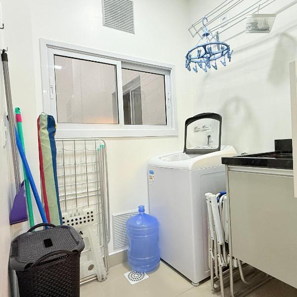 Residencial com piscina de borda infinita a poucos passos da praia e próxima à sorveteria - Foto 3
