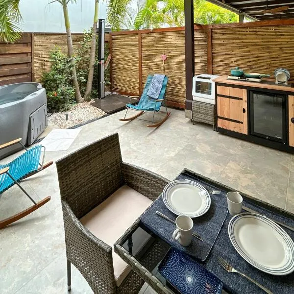 Deluxe Boutique Apartments Sonrisa - Adults only, hotel in Kralendijk