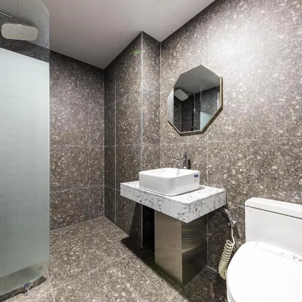 Hotel 24st Prestige, hotel en Seosan