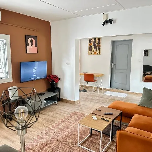 Maison confortable élégante et équipée pour un séjour idéal à Dakar, hotel in Dakar