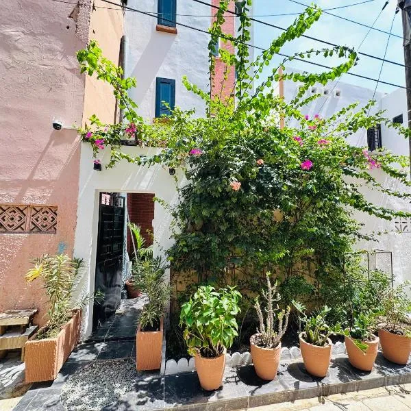 Maison confortable élégante et équipée pour un séjour idéal à Dakar, hotel in Dakar