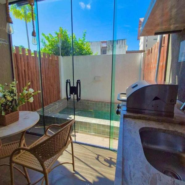 Flat com piscina e churrasqueira privativa