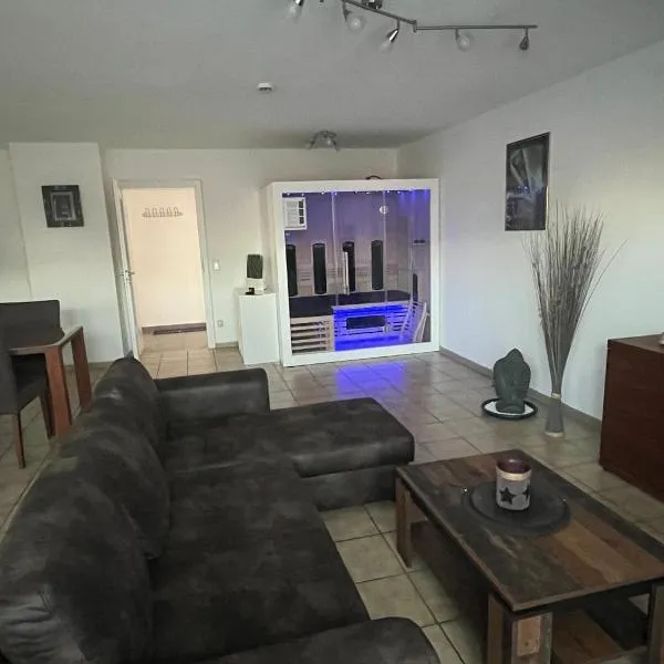 Ferienwohnung Niederrhein mit privater Sauna, hotel in Friedrichsfeld