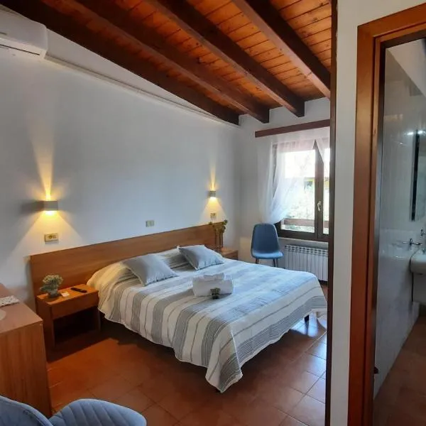 Elisa Holidays, Hotel in Puegnago sul Garda
