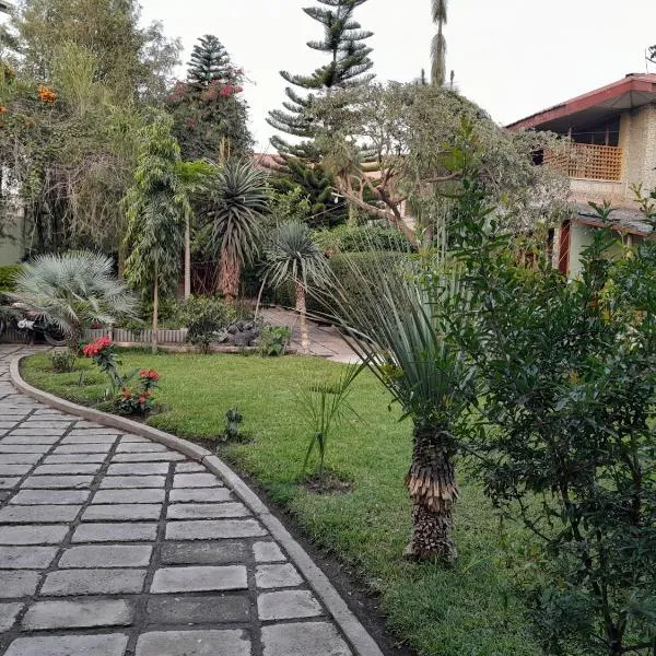 Ashara guesthouse, hotel v Āwase