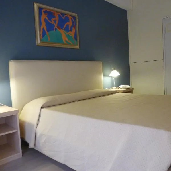 Hotel Da Cesare – hotel w mieście Stresa
