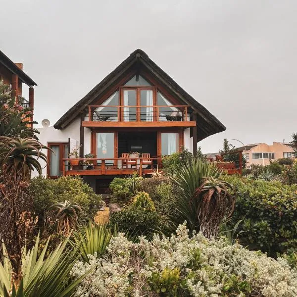 Dreamland Beach House & Studios at Supertubes, hotel in Jeffreys Bay