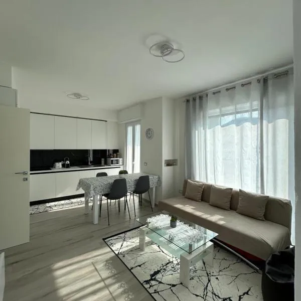 Appartamento Rajmonda, hotel in Luino