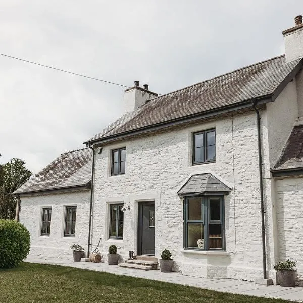 Ty Mawr, The Old School Holiday Homes - Pet Friendly โรงแรมในLlanwrtyd Wells