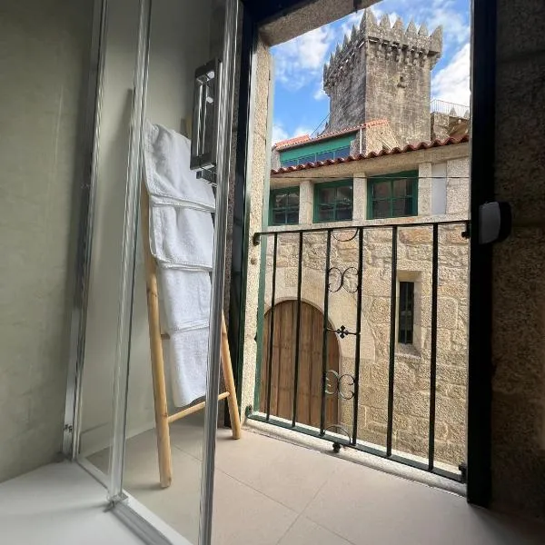 Apartamentos-loft A Muralla、トゥイのホテル