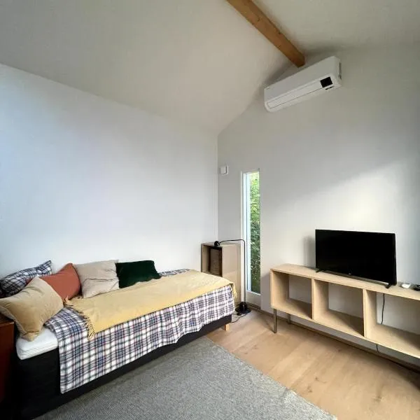 Guesthouse at Roland's, hotel i Uppsala