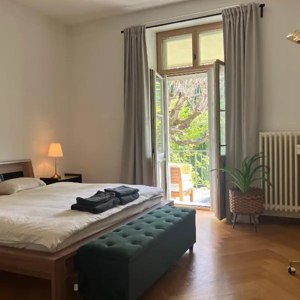 Free Parking & Travel Card - Early & Self Check-in, hotel v Basileji