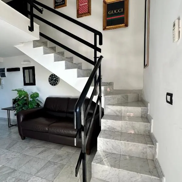 Marble apartment, hotel in Prato
