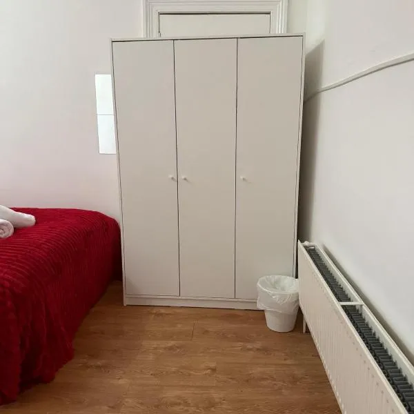 5 Brunswick - room 04, ξενοδοχείο στο Μπρίστολ