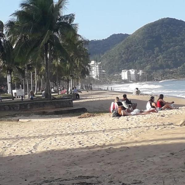 Casa em condomínio martim de sá 2 dormitórios pertinho praia Selma