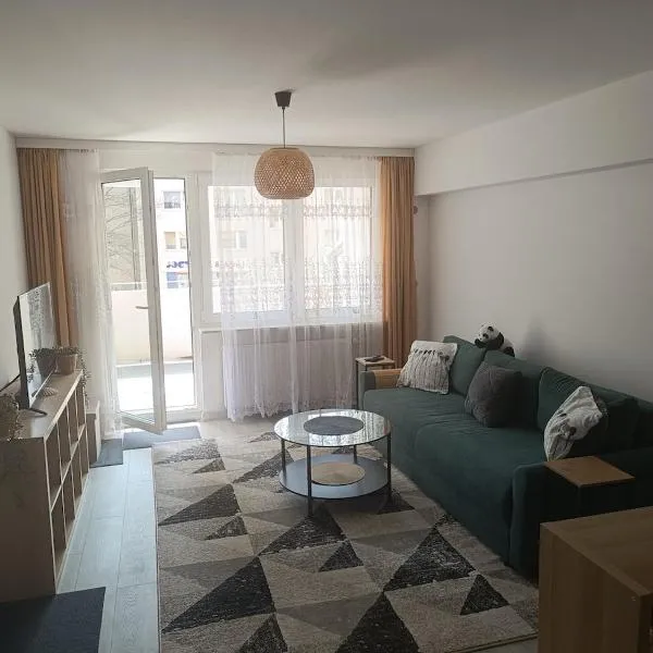 2-room apartment, central & quiet، فندق في غدينيا