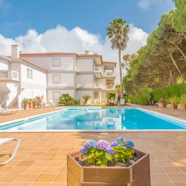 Serenity Apartment in Praia d'el Rey, hotel di Amoreira