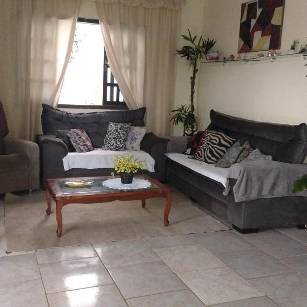 House with family-friendly pool, minimum 4 people
